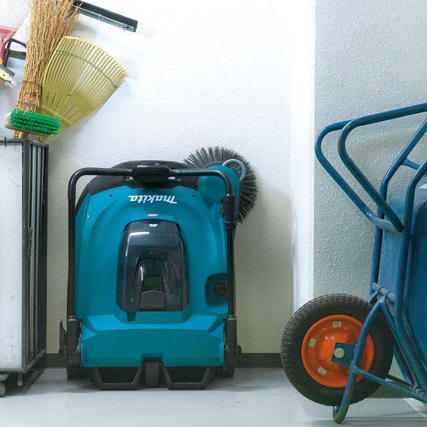 Машина подметальная аккумуляторная Makita VS001GZ (65 см, 24 л, BL, XGT, без аккумуляторов и зарядного устройства) VS001GZ фото