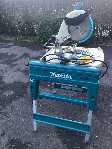 Пила торцовочная комбинированная настольная Makita LF1000 LF1000 фото