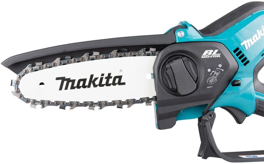 Пила ланцюгова акумуляторна Makita UC029GZ (15 см, 8 м/с, 590 Вт, BL, XGT 40 В, без акумуляторів та зарядного пристрою) UC029GZ фото