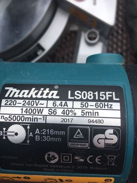 Пила торцовочная с протяжкой Makita LS0815FL LS0815FL фото