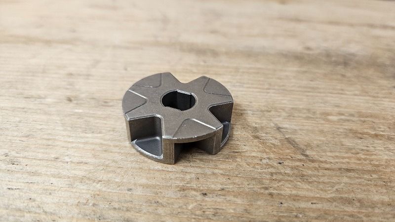 Звездочка ведущая 0.325" 7z для цепных минипил Makita DUC101, DUC150, UC100D, DUA200 (227947-5) 227947-5 фото